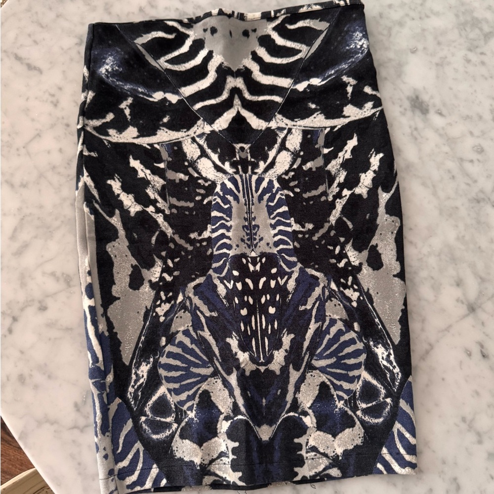 FINA DAY! Alexander McQueen Monochrome Patterned Fabric